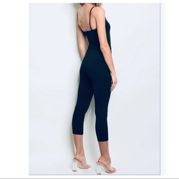✨LAST ONE✨NO OFFERS✨Black bodysuit jumpsuit - Picture 2 of 3